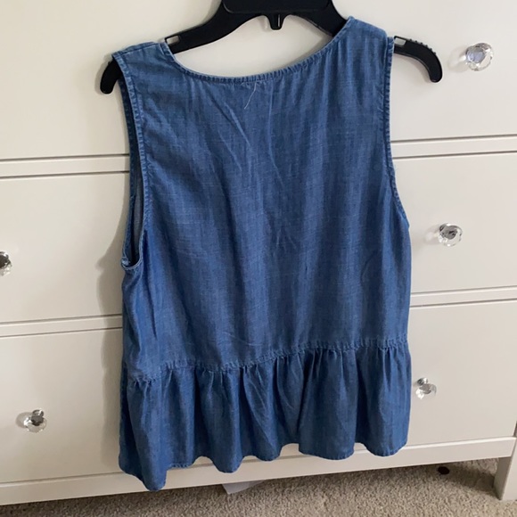 Top - Picture 2 of 2